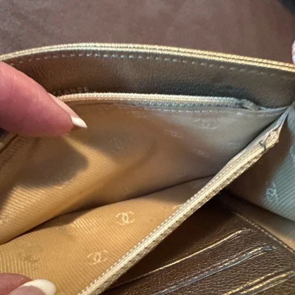 RARE VINTAGE Chanel Gold Wallet In Good Condition With COA - Picture 13 of 17